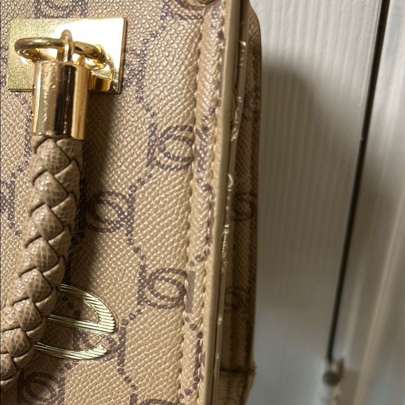 Bebe Tan and Gold Crossbody Bag with Chic Design - Picture 4 of 7